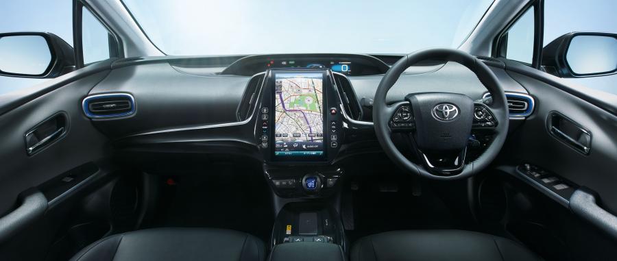 Торпедо Toyota Prius 2018 года  (JP) (фото 9 из 16)